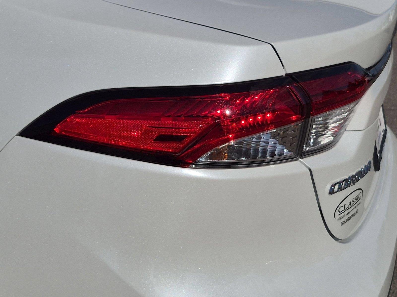 Used 2026 Wind Chill Pearl Toyota LE image 11