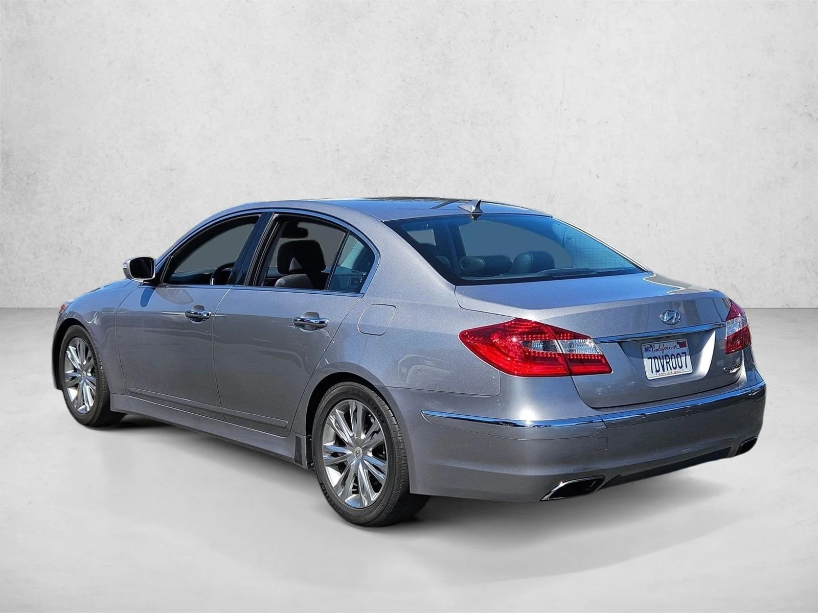 Used 2013 Titanium Gray Metallic Hyundai 3.8L image 8