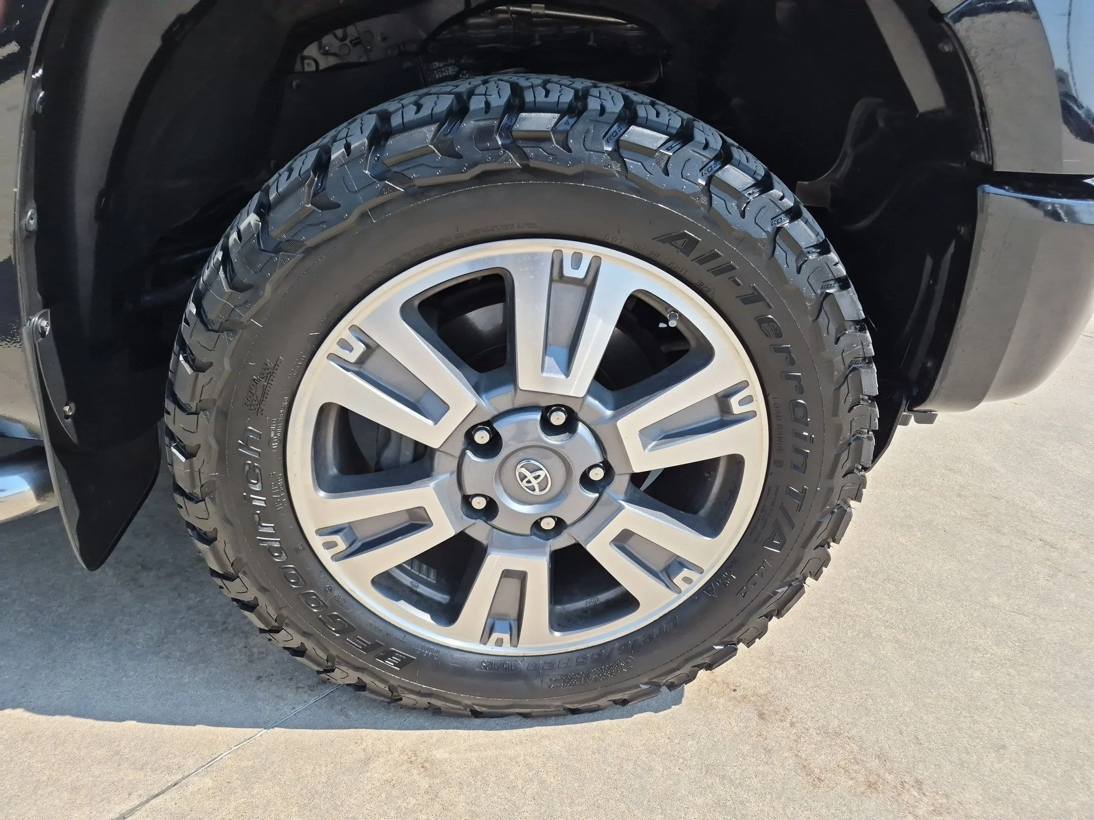 Used 2019 Midnight Black Metallic Toyota Platinum image 12