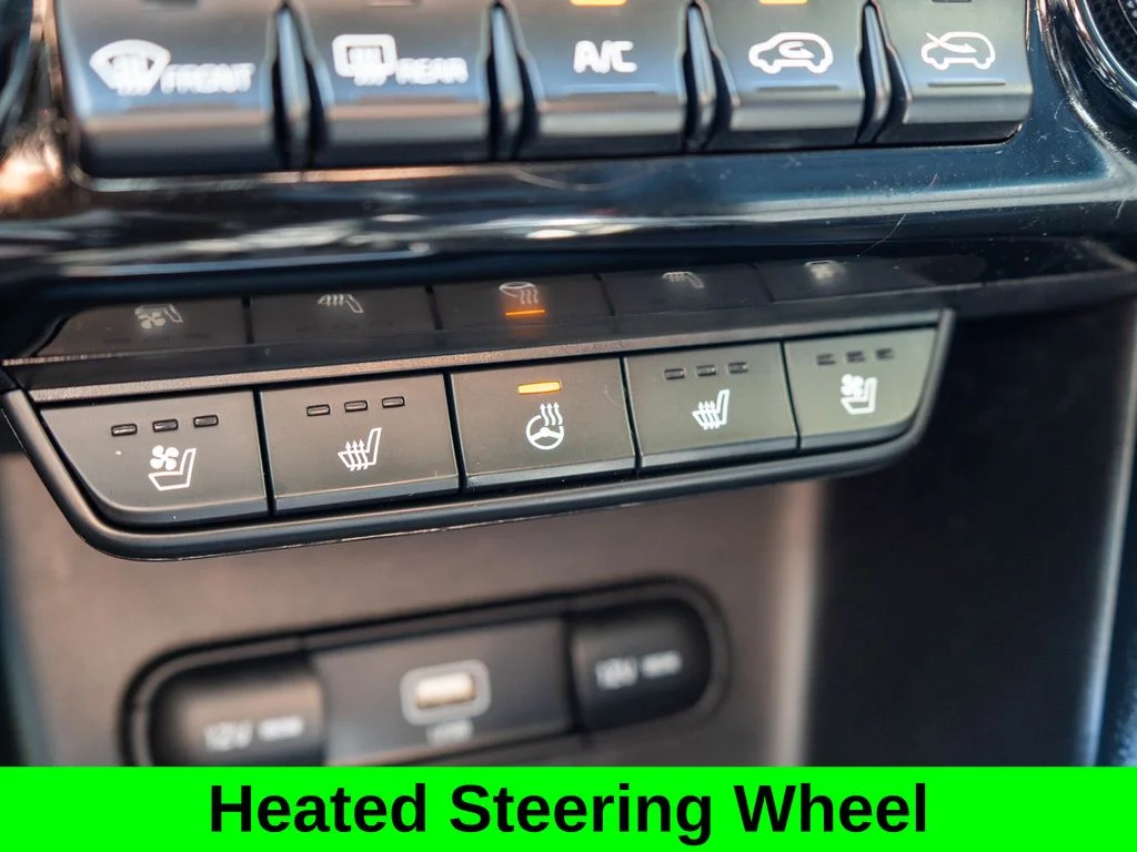 Used 2020 White Kia EX image 27