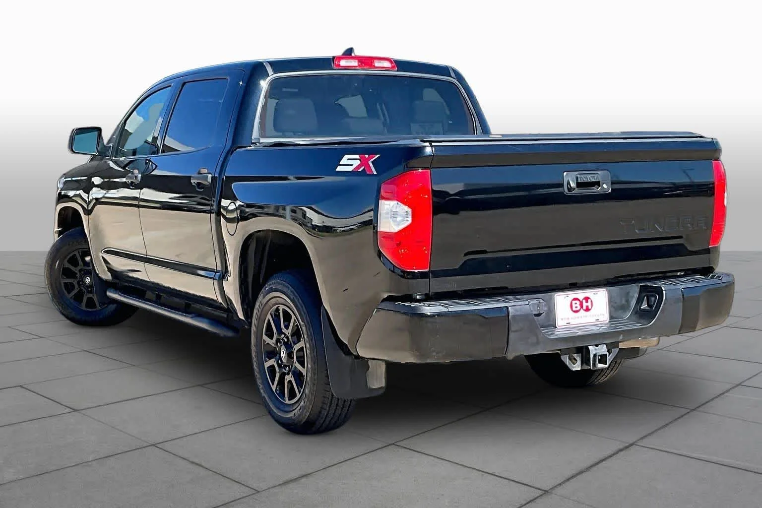 Used 2021 Midnight Black Metallic Toyota SR5 image 12