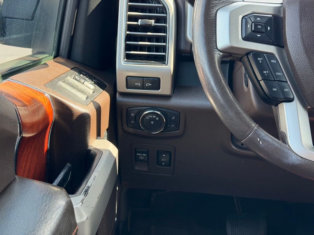 Used 2019 White Ford King Ranch image 32