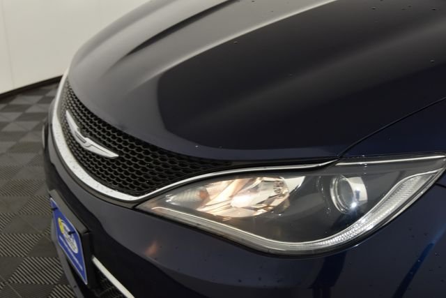 2017 Chrysler Pacifica Touring-L - Photo 10