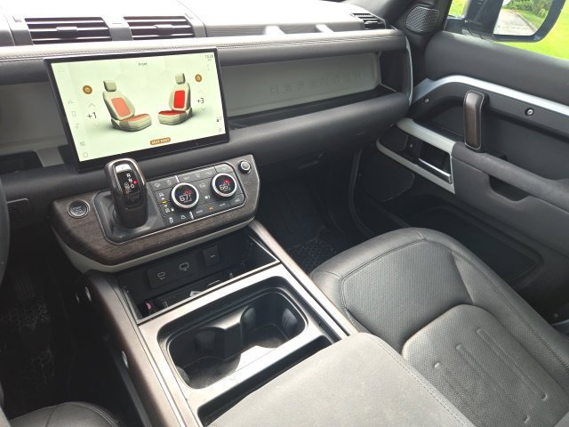 Used 2022 Silver Land Rover S image 15