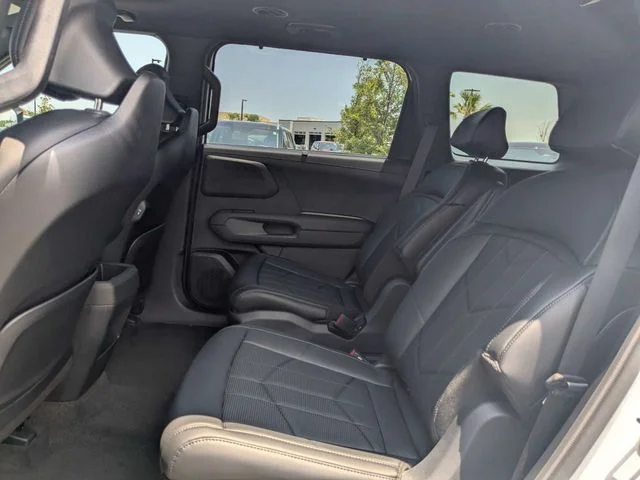 New 2027 Glacial White Pearl Kia X-Line EX image 14