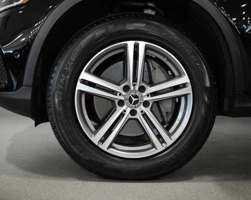 Certified Used 2022 Black Mercedes-Benz GLC 300 image 4