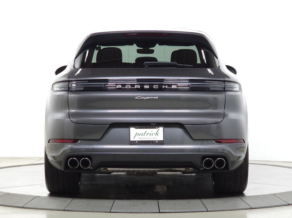 Used 2025  Porsche Base image 4
