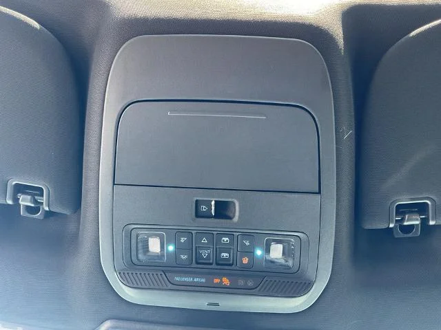 New 2025 Oxford White Ford XLT image 24