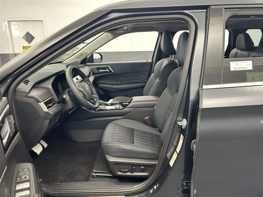 New 2026 Gray Mitsubishi SEL image 12