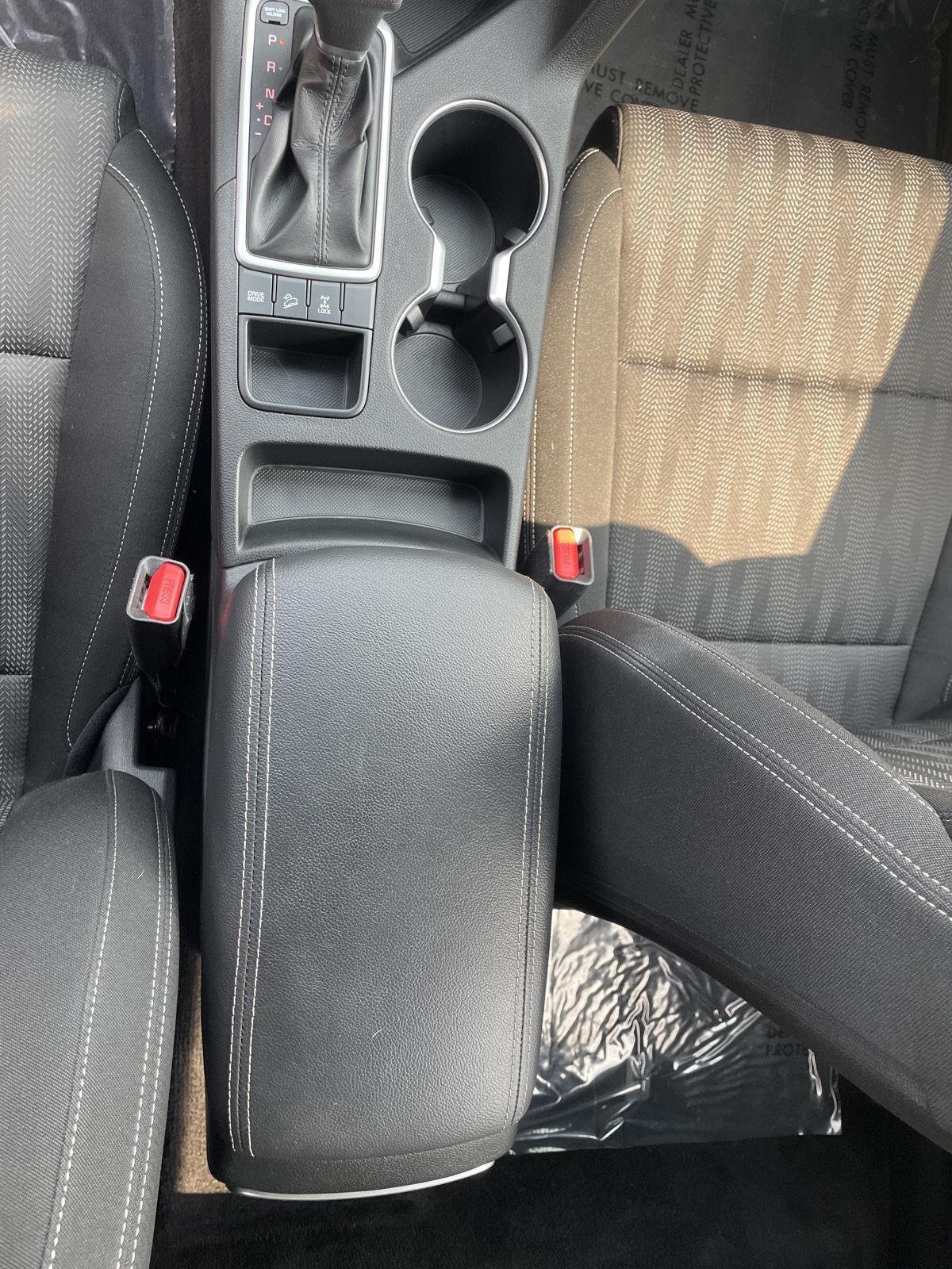 Used 2022 Snow White Pearl Kia LX image 11