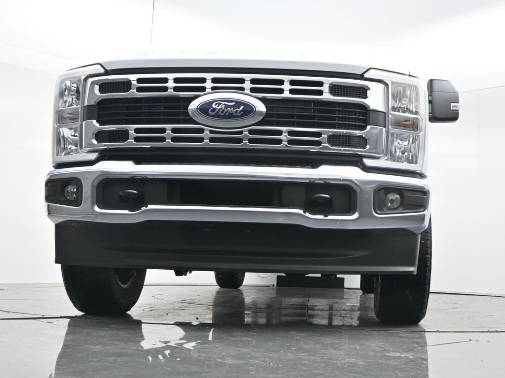 New 2026 Oxford White Ford F-250® XLT image 43