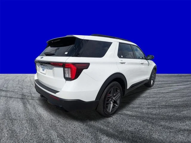 New 2026 Star White Metallic Tri-Coat Ford ST-Line image 4