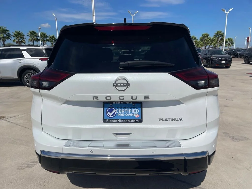 Used 2024 White Nissan Platinum image 8