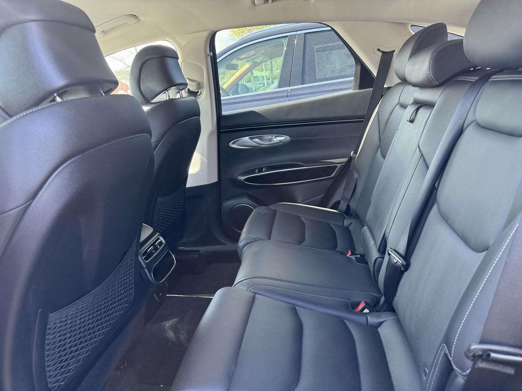 Used 2025 Black Genesis 2.5T image 8
