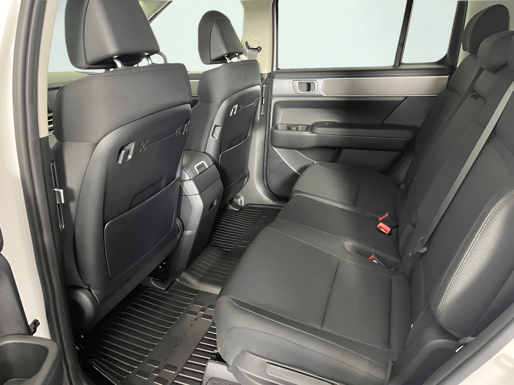 2026 Hyundai Santa Fe SE - Photo 10