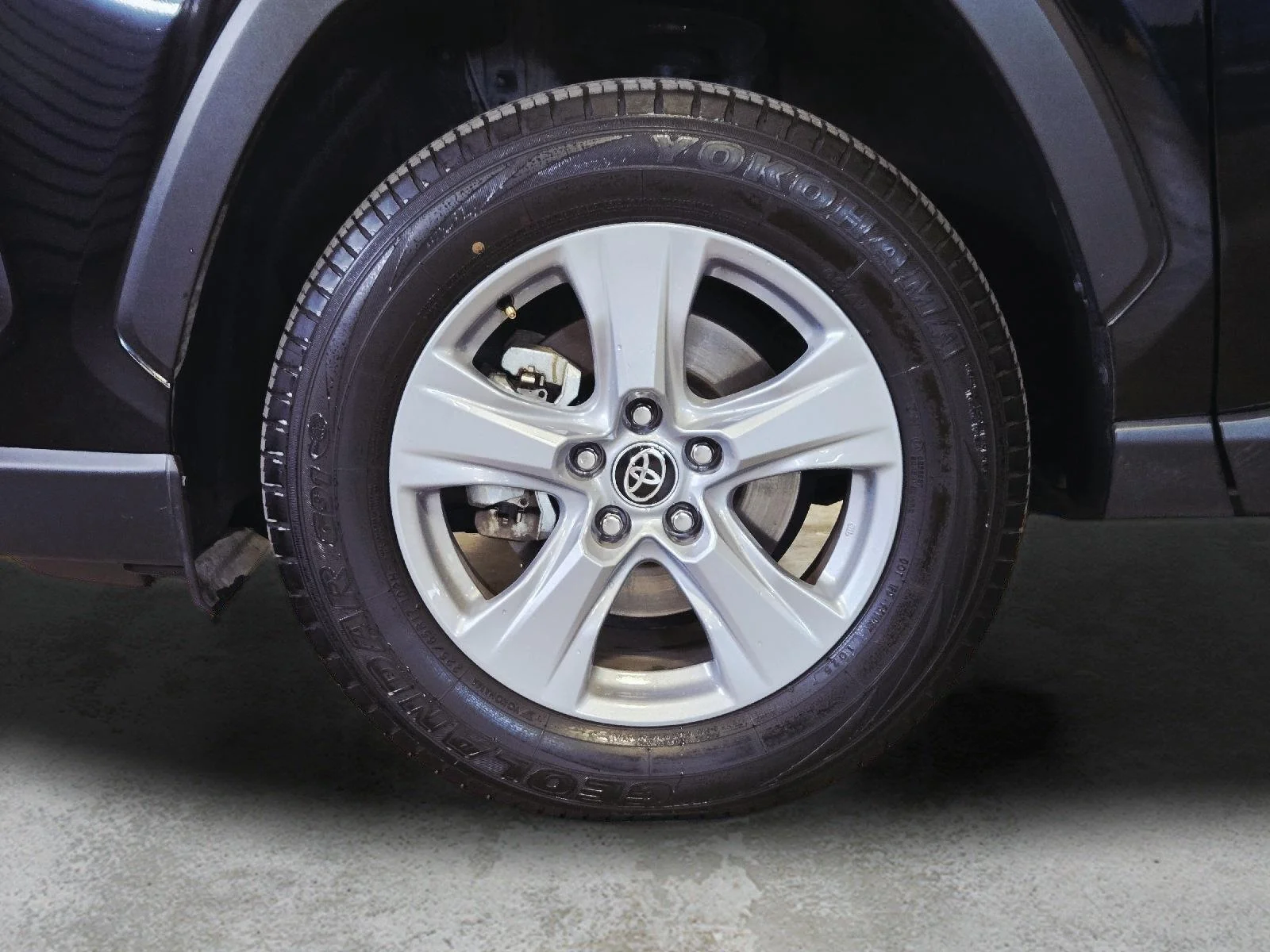 Used 2022 Midnight Black Metallic Toyota Hybrid XLE image 46
