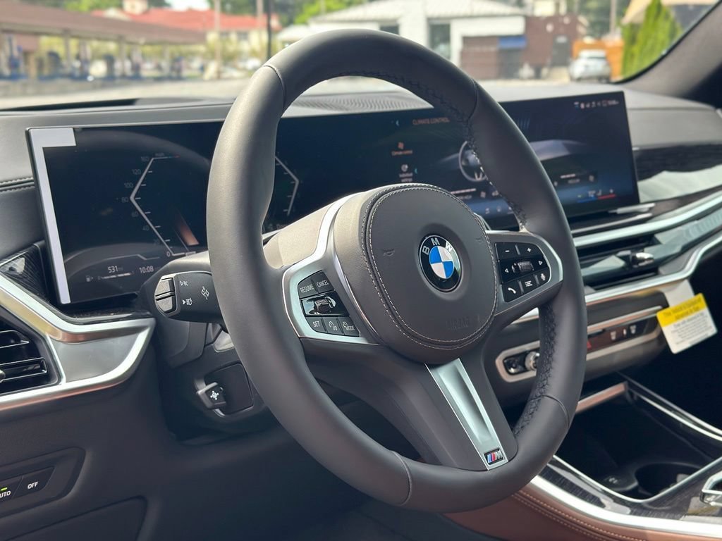 New 2026 Mineral White Metallic BMW xDrive40i image 18