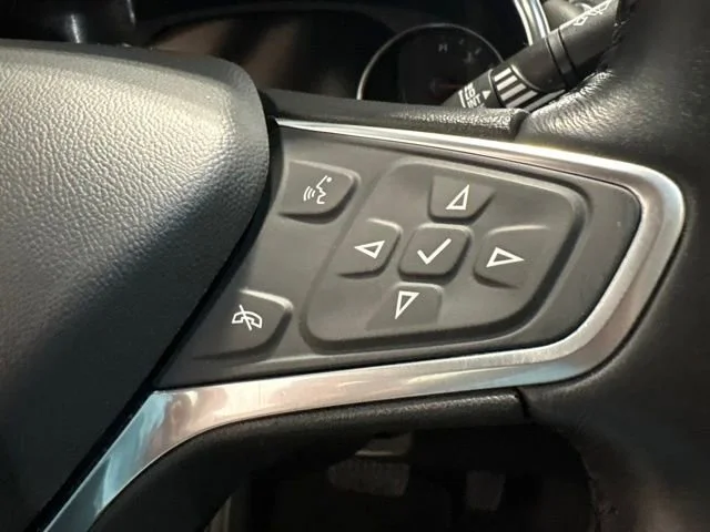 Used 2022 Silver Ice Metallic Chevrolet Premier image 18