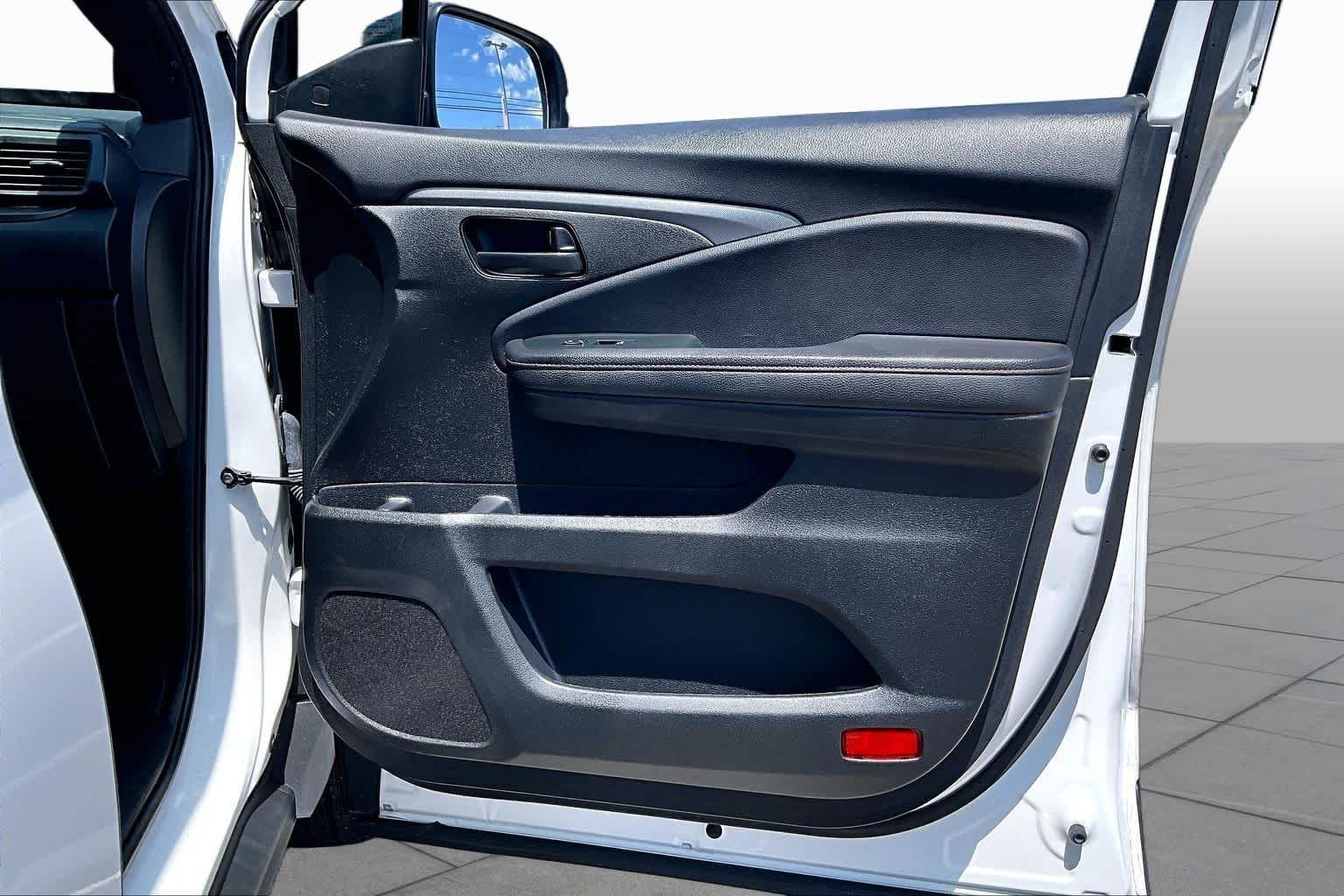 Certified Used 2023 Platinum White Pearl Honda TrailSport image 23