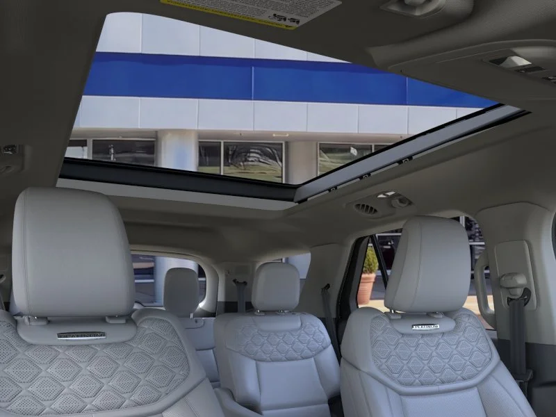 New 2026 Star White Metallic Tri-Coat Ford Platinum® image 22