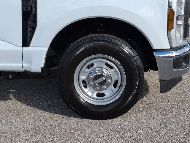 New 2027 Oxford White Ford F-350® XL image 11