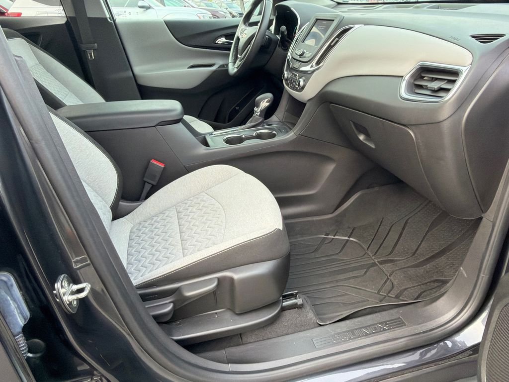 2022 Chevrolet Equinox LT - Photo 13