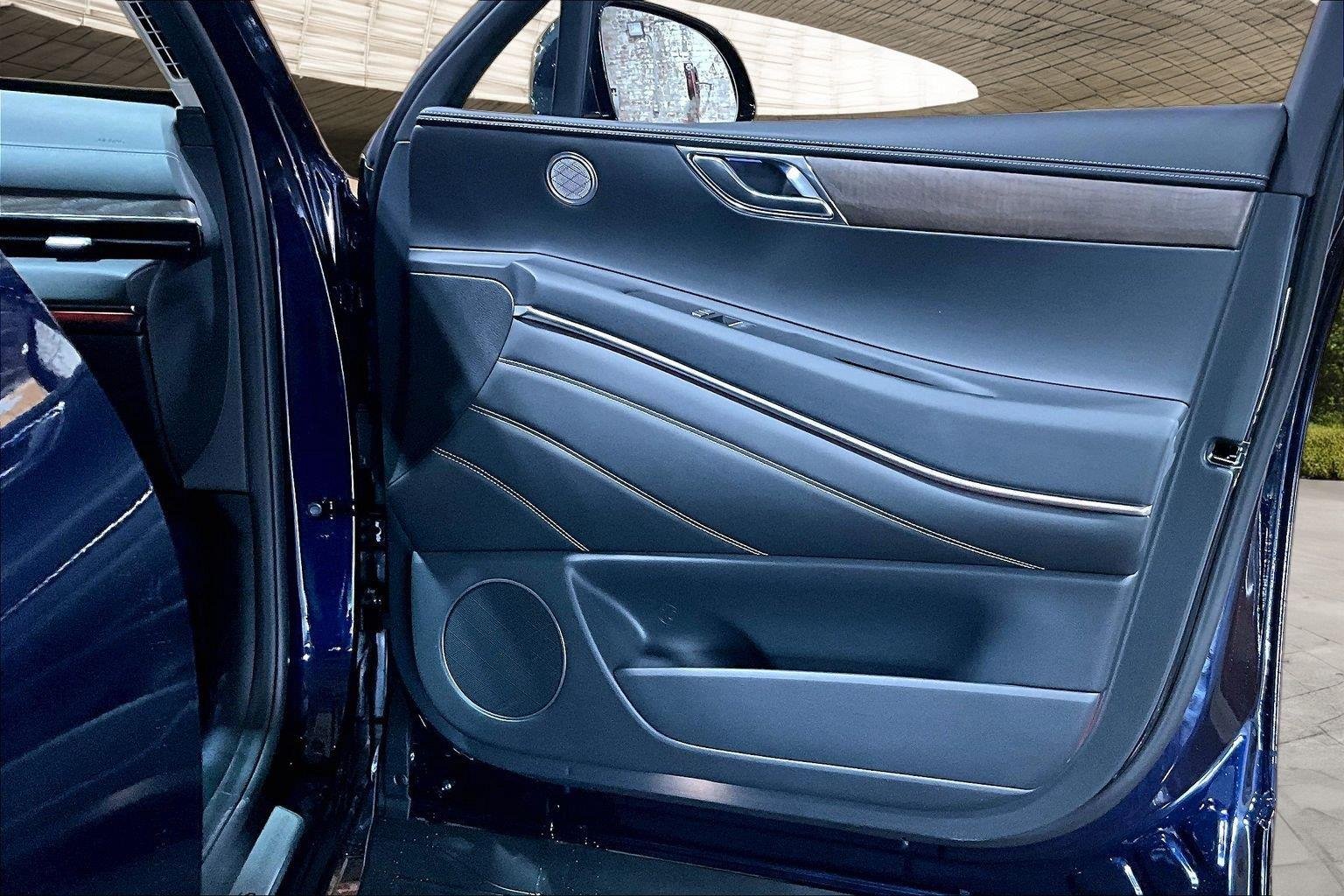New 2026 Capri Blue Genesis 2.5T SELECT image 13