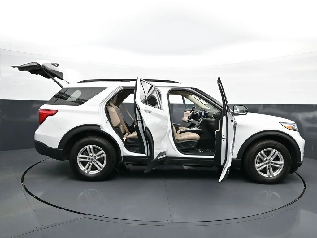 Used 2023 Oxford White Ford XLT image 42