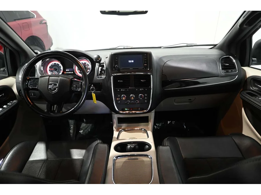 Used 2020 RED Dodge SXT Mobility Handicap Van image 23