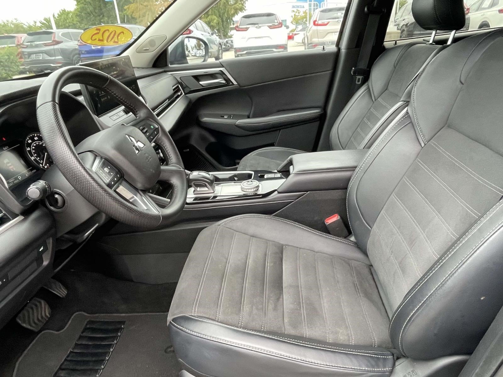 Used 2025 Graphite Gray Mitsubishi SE image 14