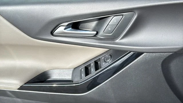 2025 Chevrolet Equinox LT - Photo 22