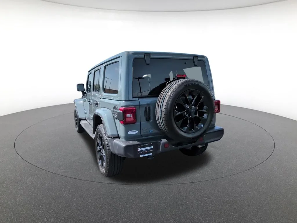 Used 2025 Gray Jeep Sahara 4xe image 8