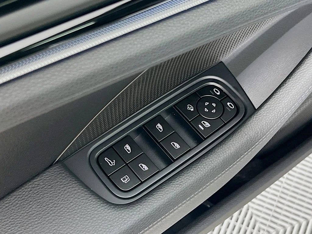 New 2026 Black Porsche 4 image 20