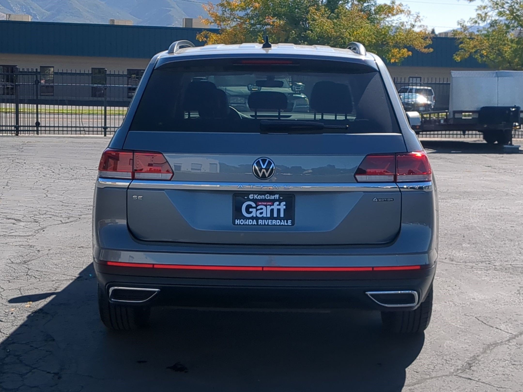 Used 2023 Platinum Gray Metallic Volkswagen 2.0T SE image 4
