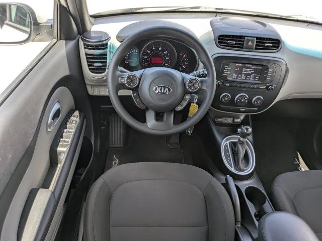 Used 2018 Clear White Kia Base image 15