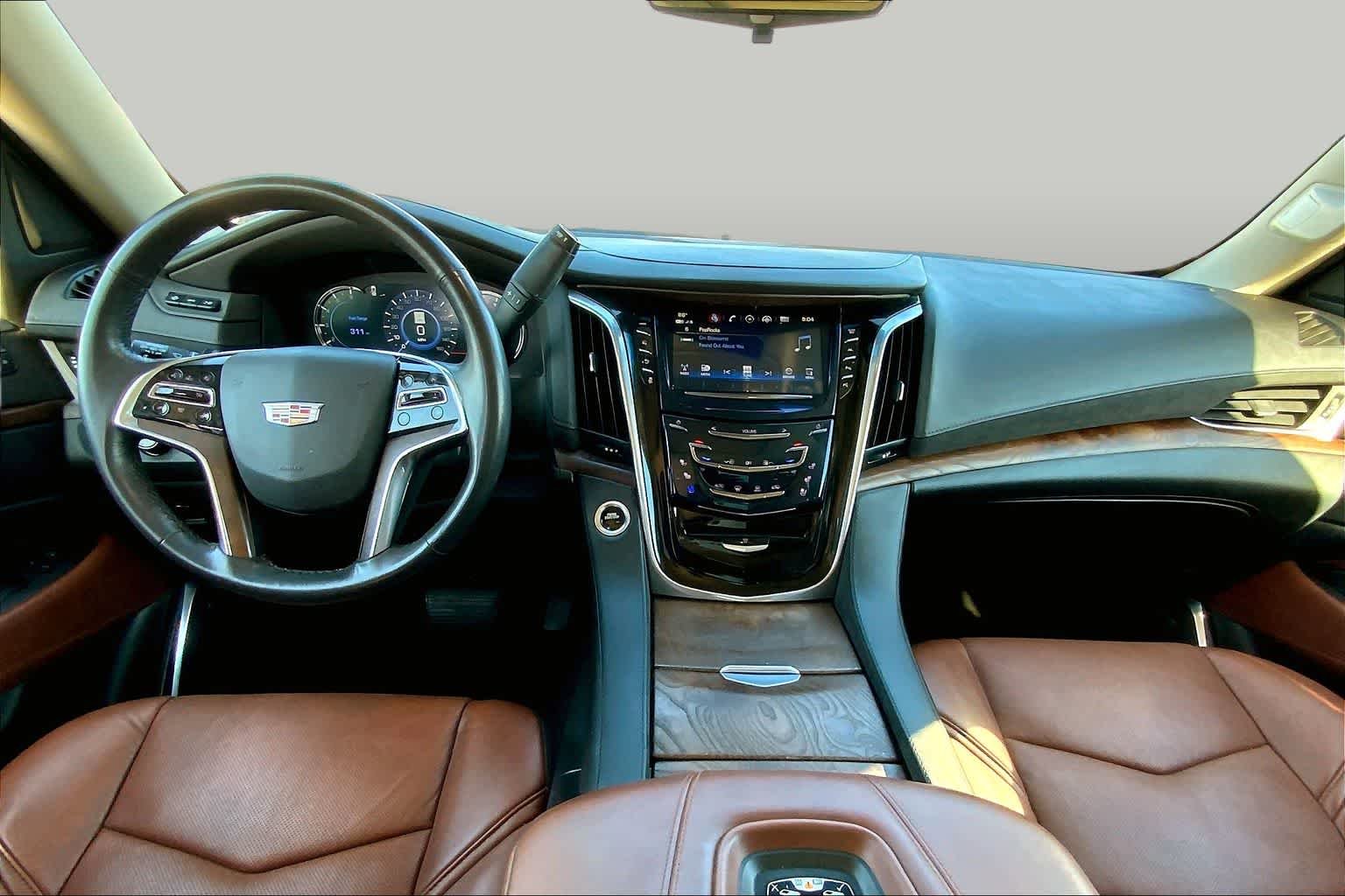 Used 2019 Crystal White Tricoat Cadillac Premium Luxury image 16