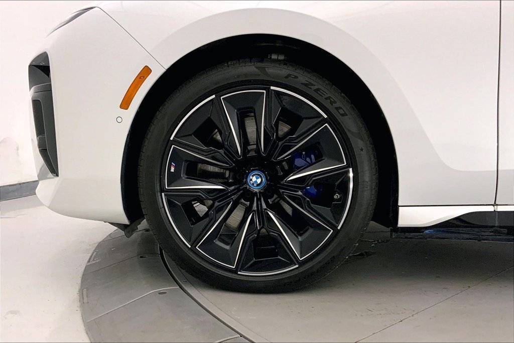 Certified Used 2023 Mineral White Metallic BMW  image 8