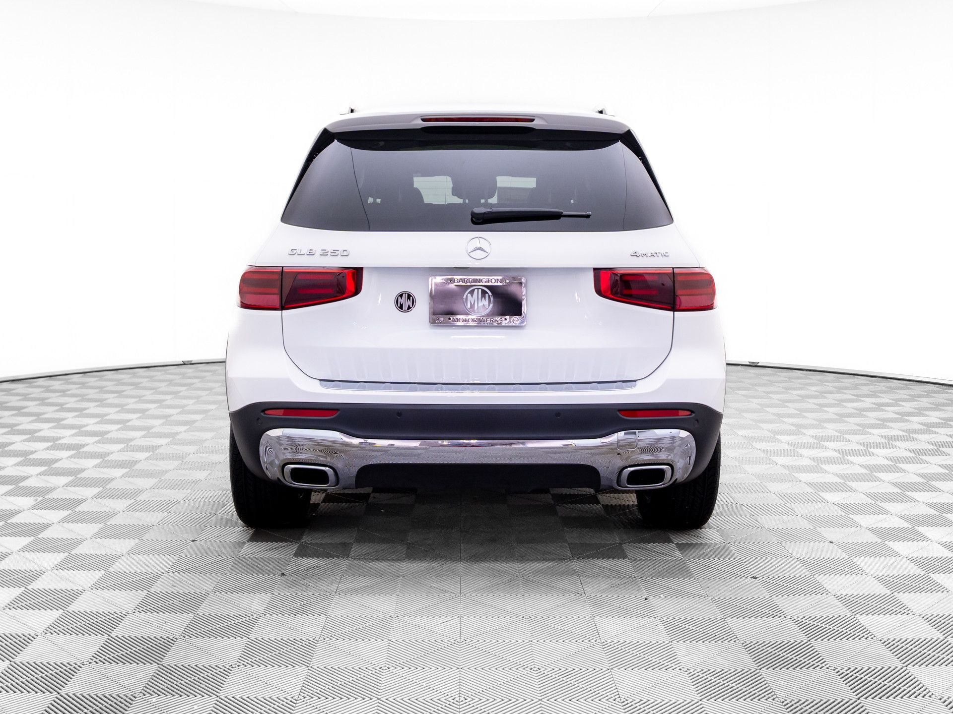 New 2026 Polar White Mercedes-Benz GLB 250 image 4