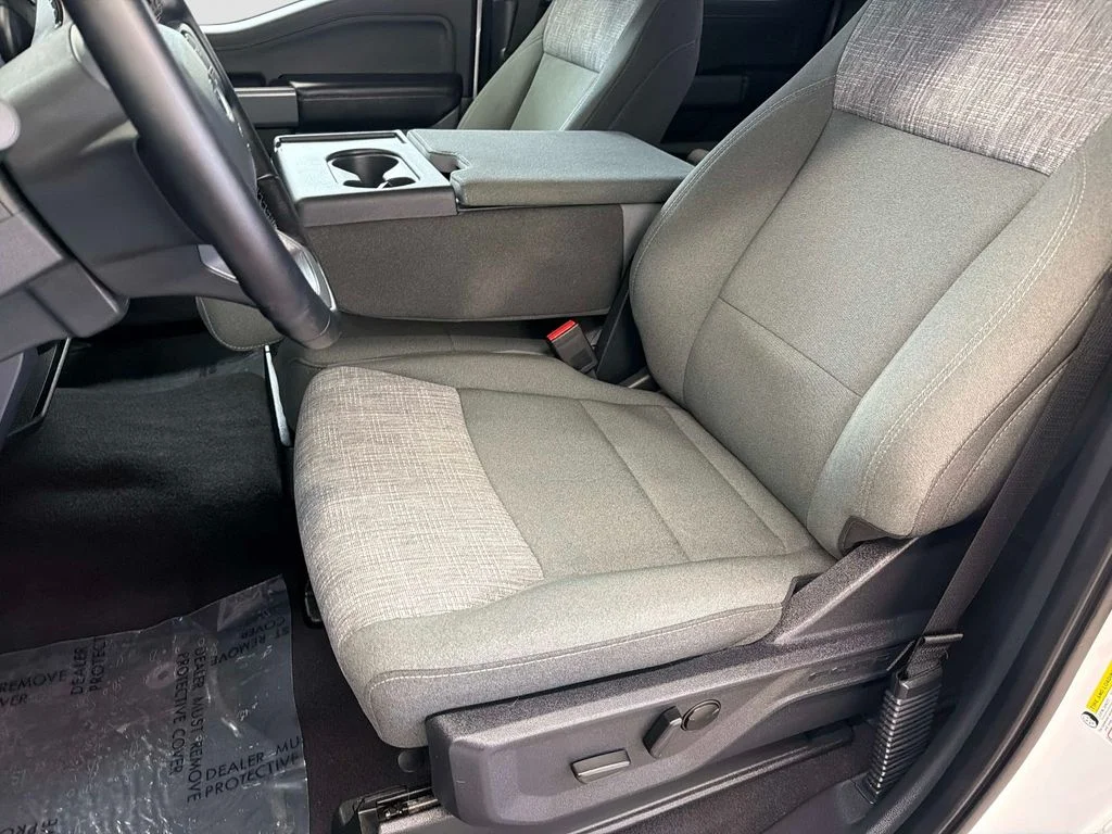 Used 2023 Oxford White Ford XLT image 21