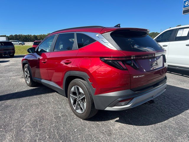 Used 2025 Red Hyundai SEL Convenience image 3