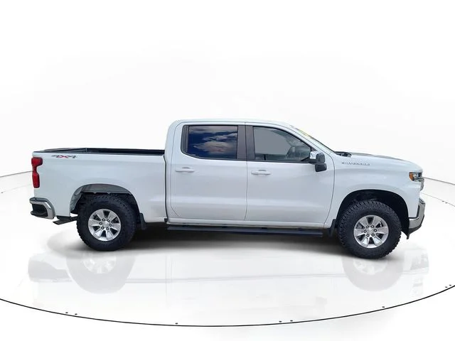 Used 2021 White Chevrolet LT image 4