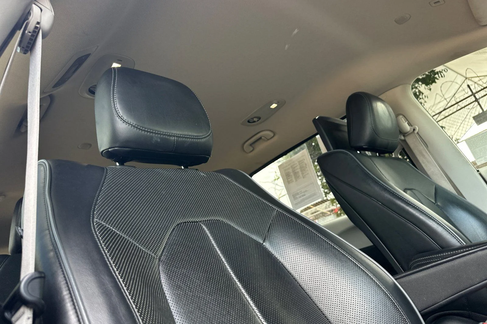Used 2018 White Chrysler Limited image 18