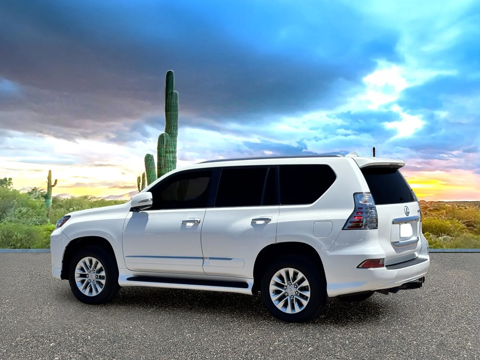 Used 2019 Starfire Pearl Lexus 460 image 3
