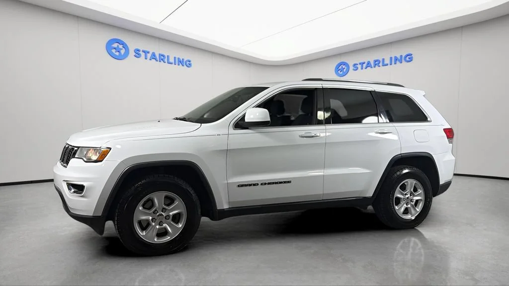 Used 2017 White Jeep Laredo image 3