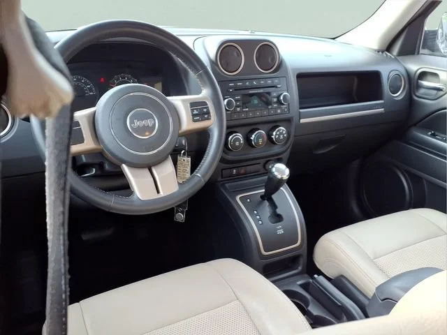 Used 2016 Silver Jeep 75th Anniversary image 5