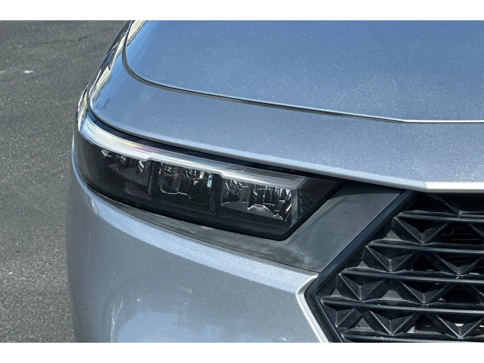 Used 2024 Solar Silver Metallic Honda LX image 15