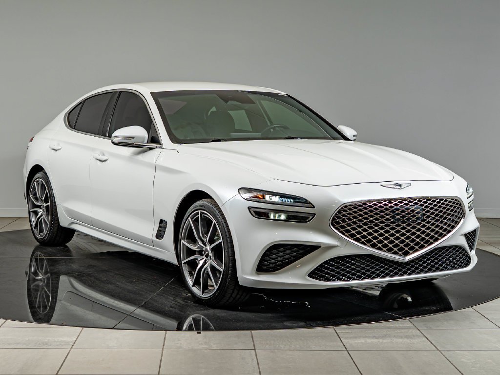 Used 2022 Uyuni White Genesis 3.3T image 3