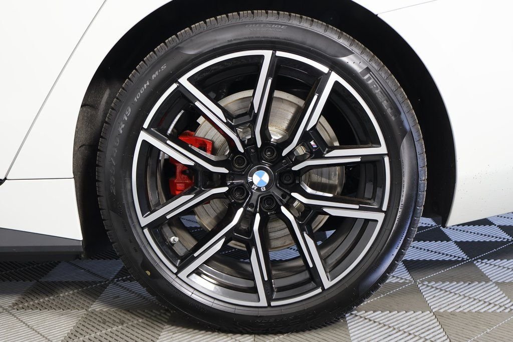 New 2026 Alpine White BMW xDrive40 image 10
