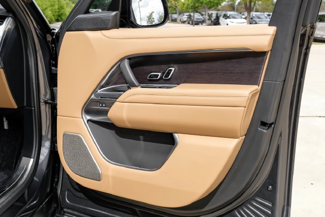 Used 2025 Gray Land Rover Autobiography image 59