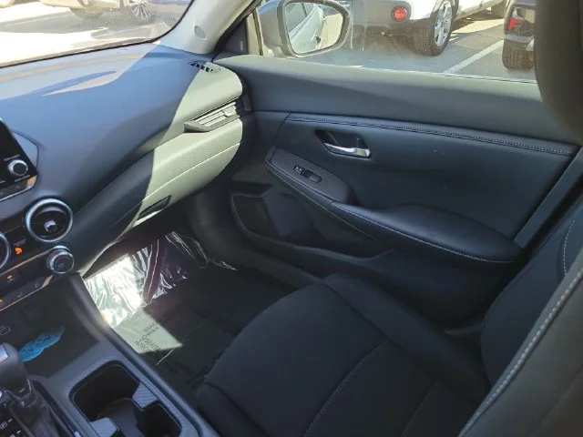 Used 2022 Gray Nissan S image 15